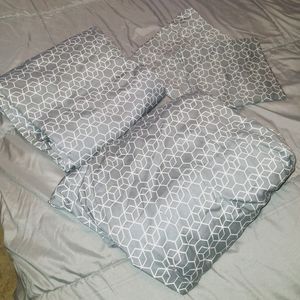 BH&G Full Gray Hexagon Pattern Sheets
